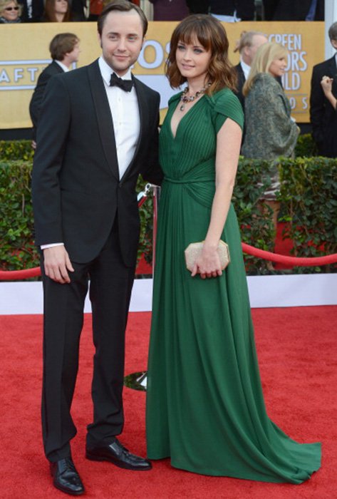 LOS ANGELES, CA - JANUARY 27: Actors Vincent Kartheiser (L) and Alexis Bledel arrive at the 19th Annual Screen Actors Guild Awards held at The Shrine Auditorium on January 27, 2013 in Los Angeles, California. (Photo by Jeff Kravitz/FilmMagic)