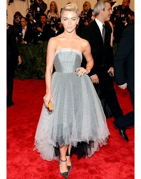 1367884858_julianne-hough-zoom