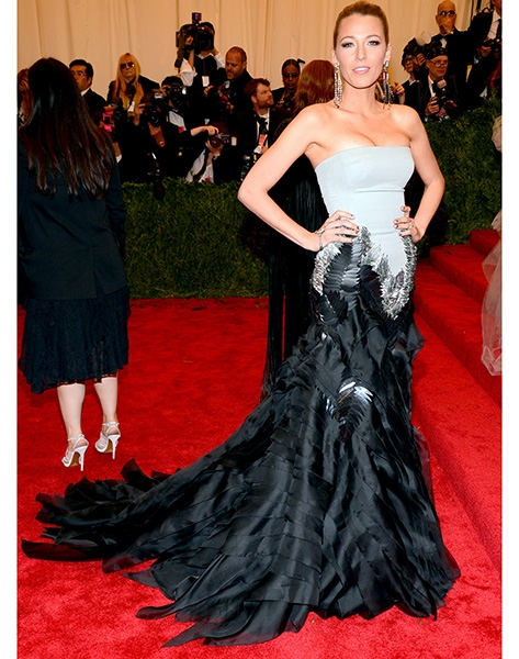 1367895125_blake-lively-zoom