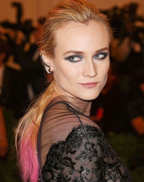 942333_582793845084833_1997549372_n