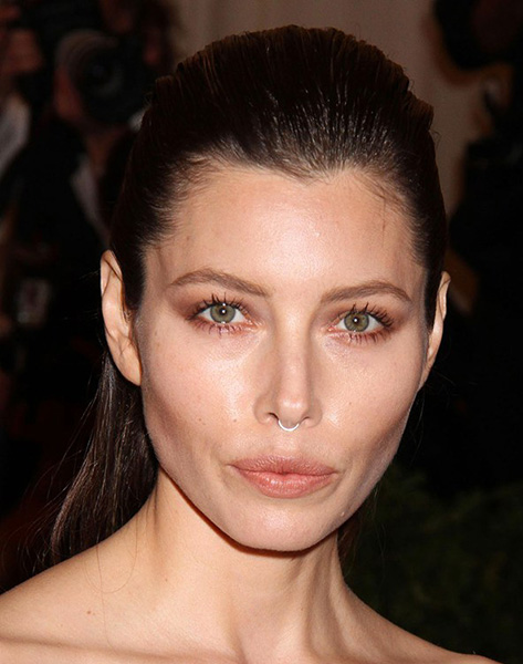 jessica-biel-vogue-7may13-rex_b_592x888