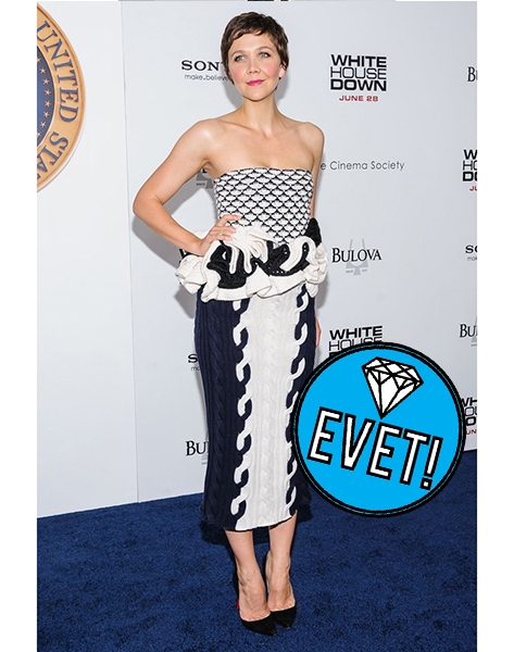 maggie-gyllenhaal-in-dior-at-white-house-down-premiere-crazy-or