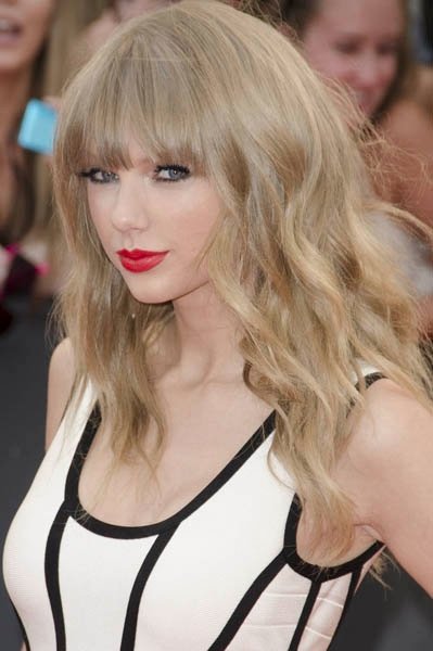 taylor-swift-muchmusic-video-awards-2013-09
