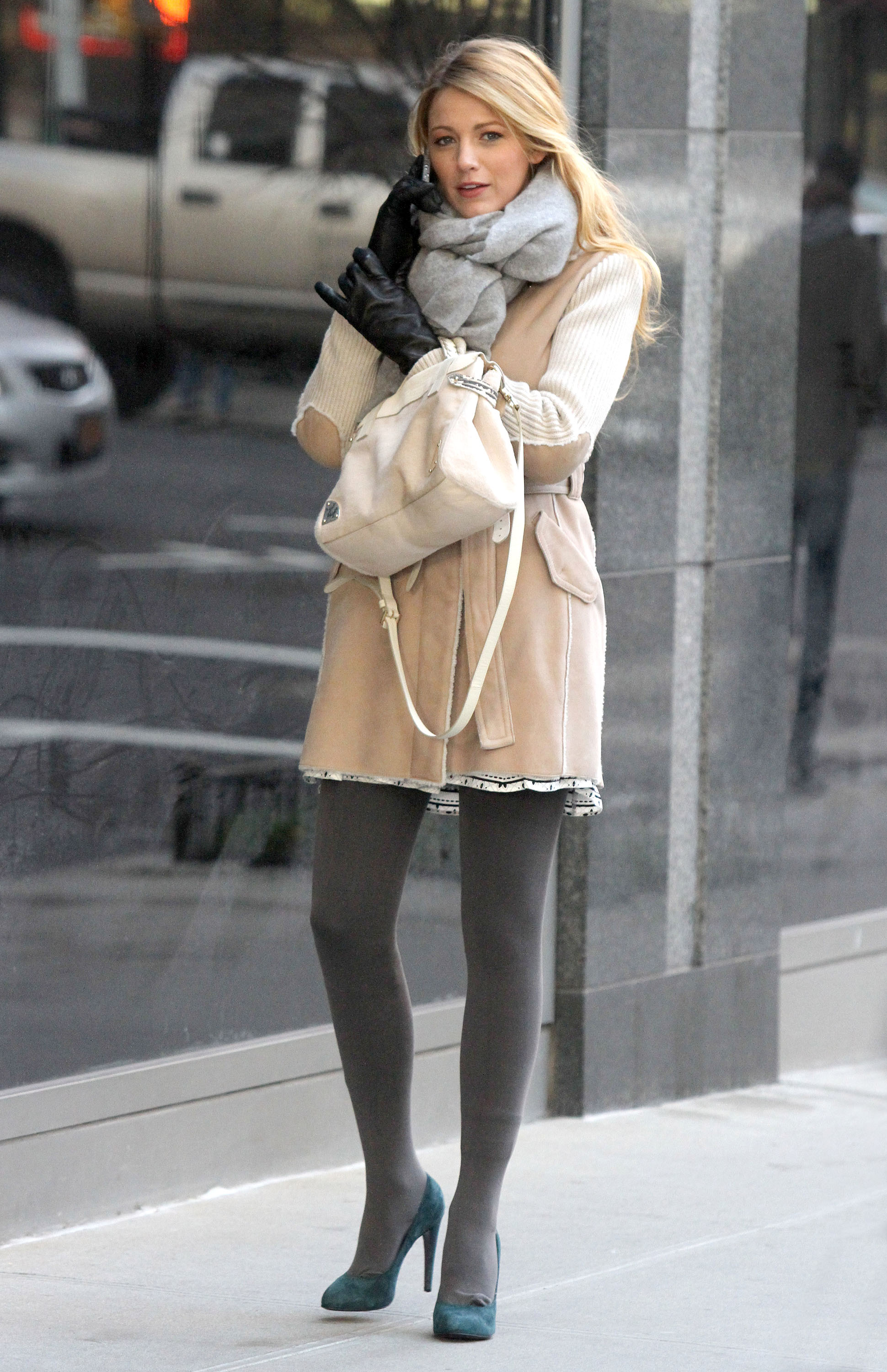 8391809 Actress Blake Lively films a scene on the set of "Gossip Girl" on January 09, 2012 in New York City, NY. The actress kept warm in a Fay coat while filming on a cold New York day. FameFlynet, Inc. - Santa Monica, CA, USA - +1 (818) 307-4813