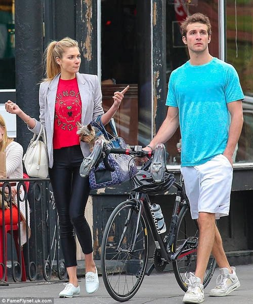 article-0-1988d234000005dc-710_634x761