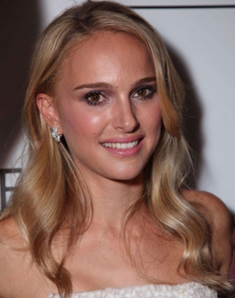 SARI SAÇLI OLMADAN ÖNCE İKİ KERE DÜŞÜNMESİ GEREKEN ÜNLÜLER dw