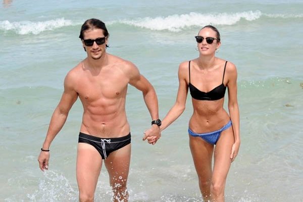 candice-swanepoel-with-her-boyfriend-hermann-nicoli-hot-pic-2012-01