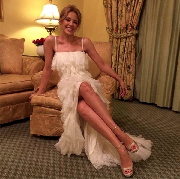 celebritysocialnetworkpictureasxwkuh-jjxl