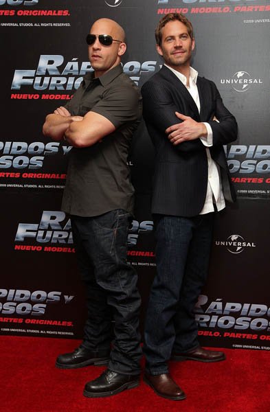 paul-walker-vin-diesel-posed-back-back-during-fast-amp-furious-press-conference-mexico-city-back-march-2009