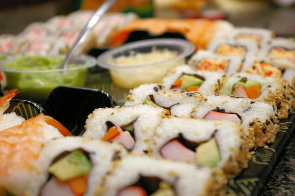 rows-of-sushi-on-plate