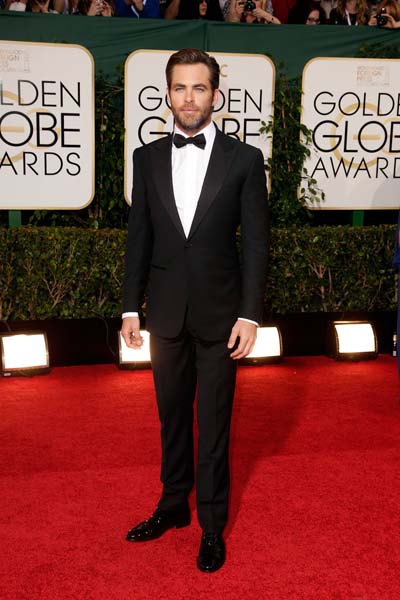 chris-pine-looked-smoking-hot-red-carpet