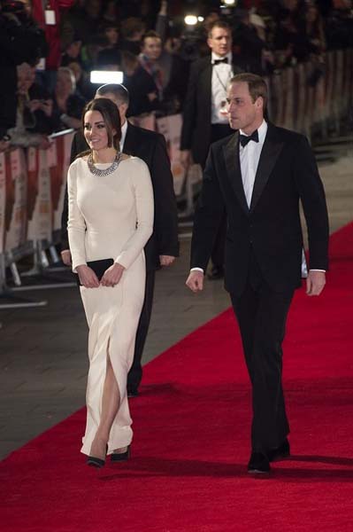 katemiddletonstatementnecklacesilverstatement-aphrs1pwwll