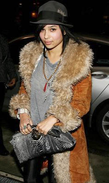 eccf12e8e6547e5866f783b5ebf165b6