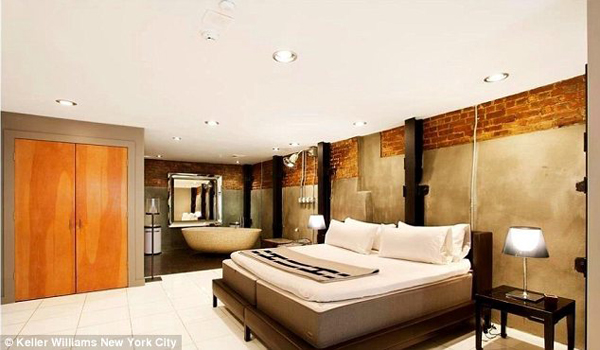 article-2591608-1CA59B8900000578-831_634x370