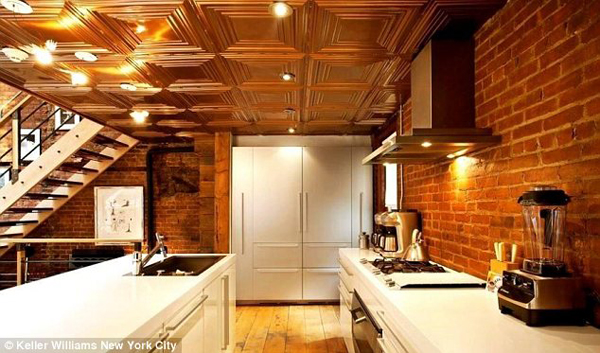 article-2591608-1CA59B9100000578-753_634x373