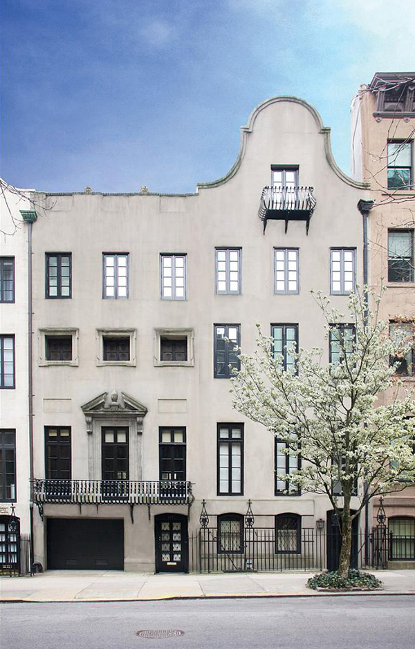 Located-midtown-neighborhood-Turtle-Bay-Gardens-home