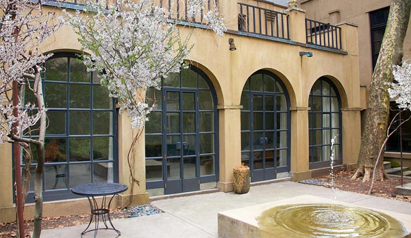 look-private-garden-rarity-any-Manhattan-residence