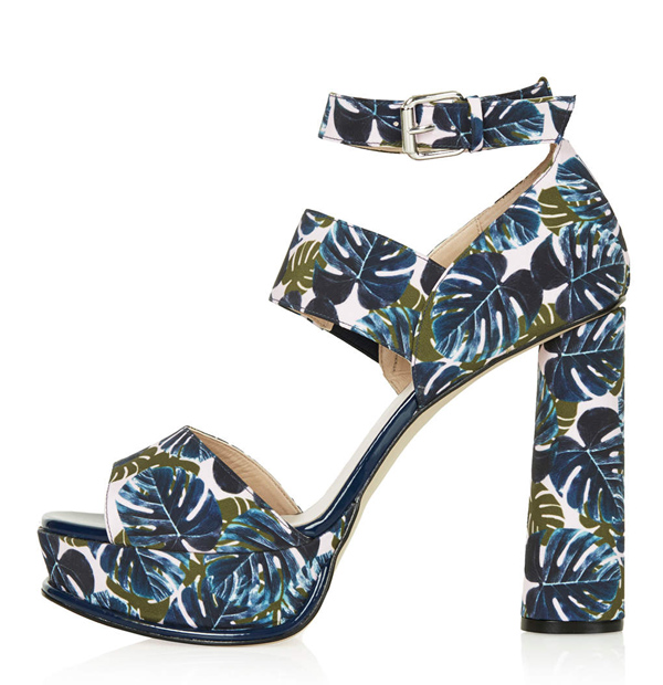 Suki-Waterhouse-Topshop-Loha-Printed-Platform-Sandals