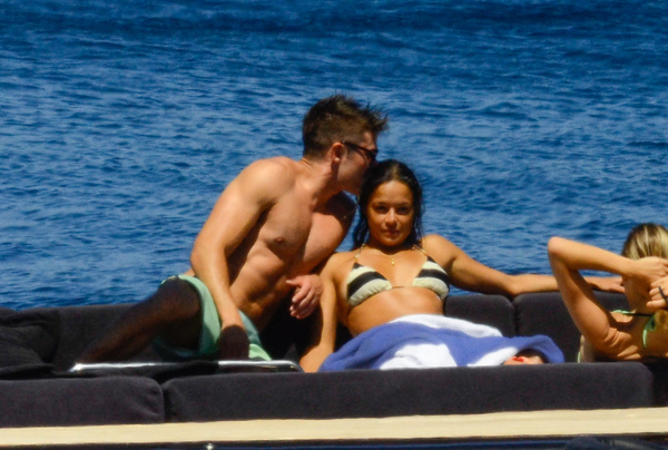 Zac-Efron-Michelle-Rodriguez (2)