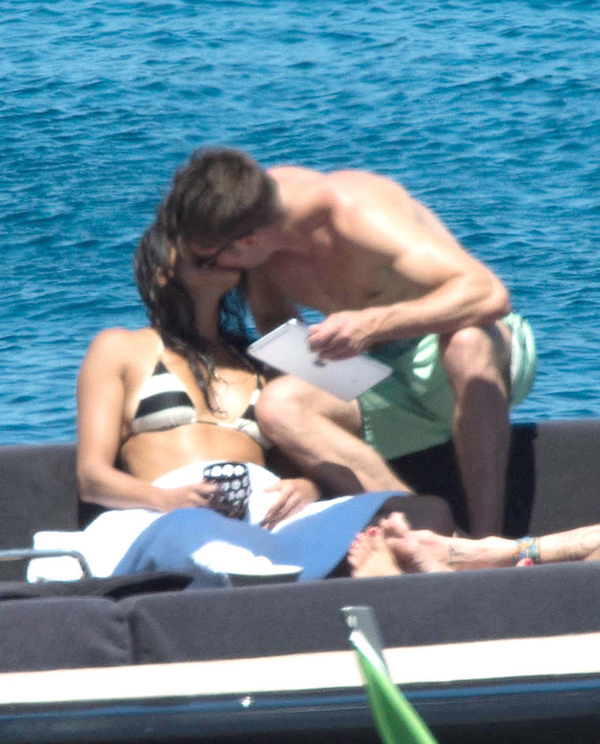 Zac-Efron-Michelle-Rodriguez (3)