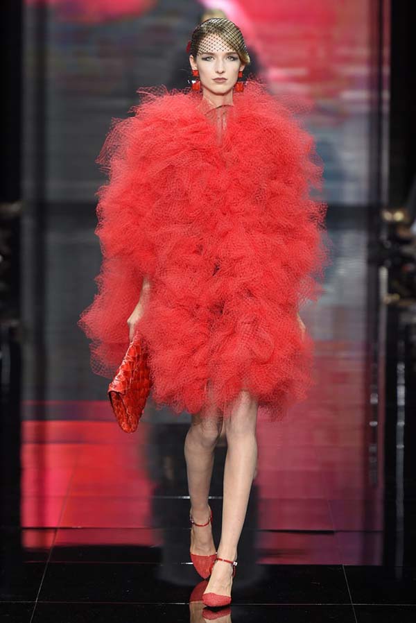 GÜZEL KADINLARIN VAZGEÇİLMEZ GÜZELLİK SIRLARI 