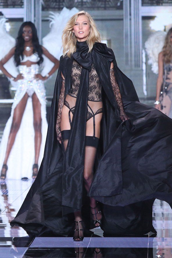 vs-catwalk-30-2dec14-pa_b_592x888