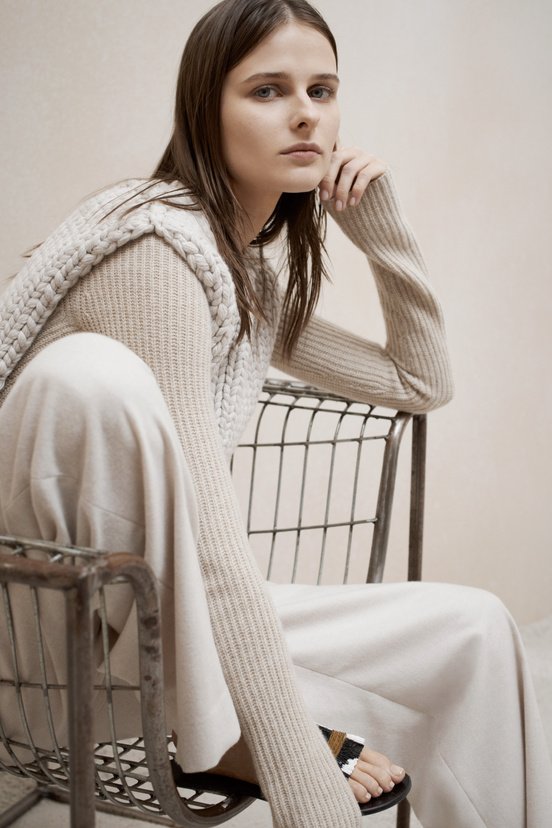 00040_056_873414952_north_552x