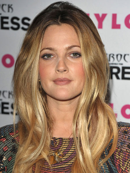 KIRIK KALPLER DURAĞINDA İNEN 10 ÜNLÜ KADIN 4