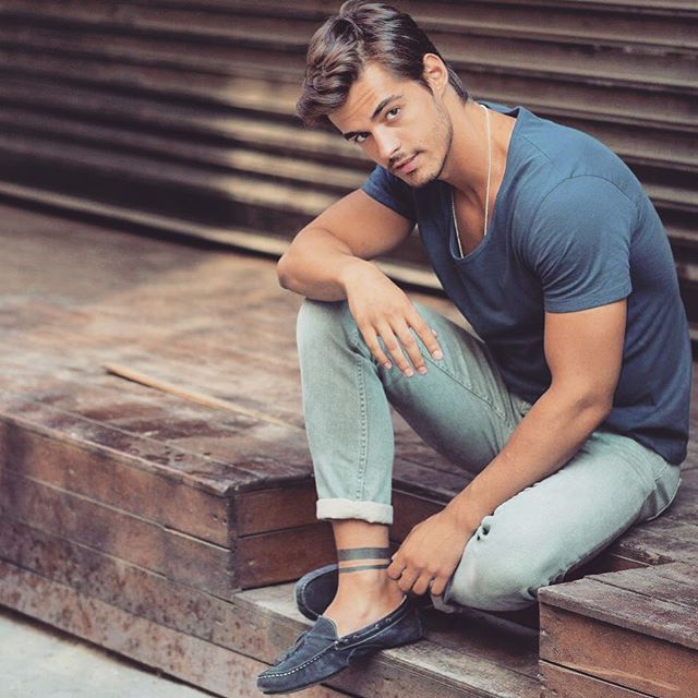 YILDIZLARIN DİKKAT ÇEKİCİ DÖVMELERİ (2)