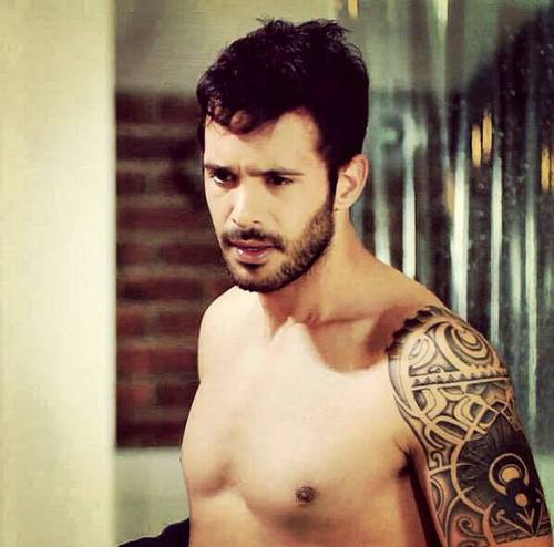 YILDIZLARIN DİKKAT ÇEKİCİ DÖVMELERİ (3)