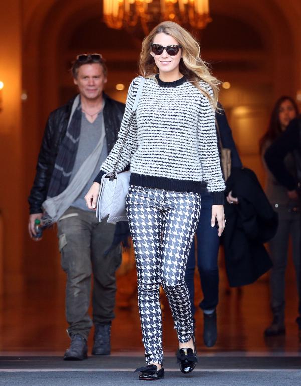 blake-lively-houndstooth-pants-600x769