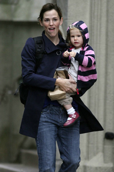 jennifer-garner-violet-affleck-08