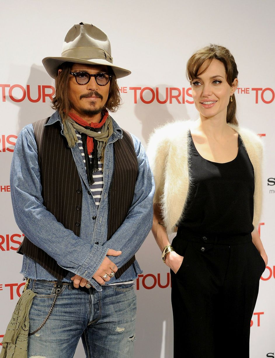 Johnny-Depp-Angelina-Jolie-2010