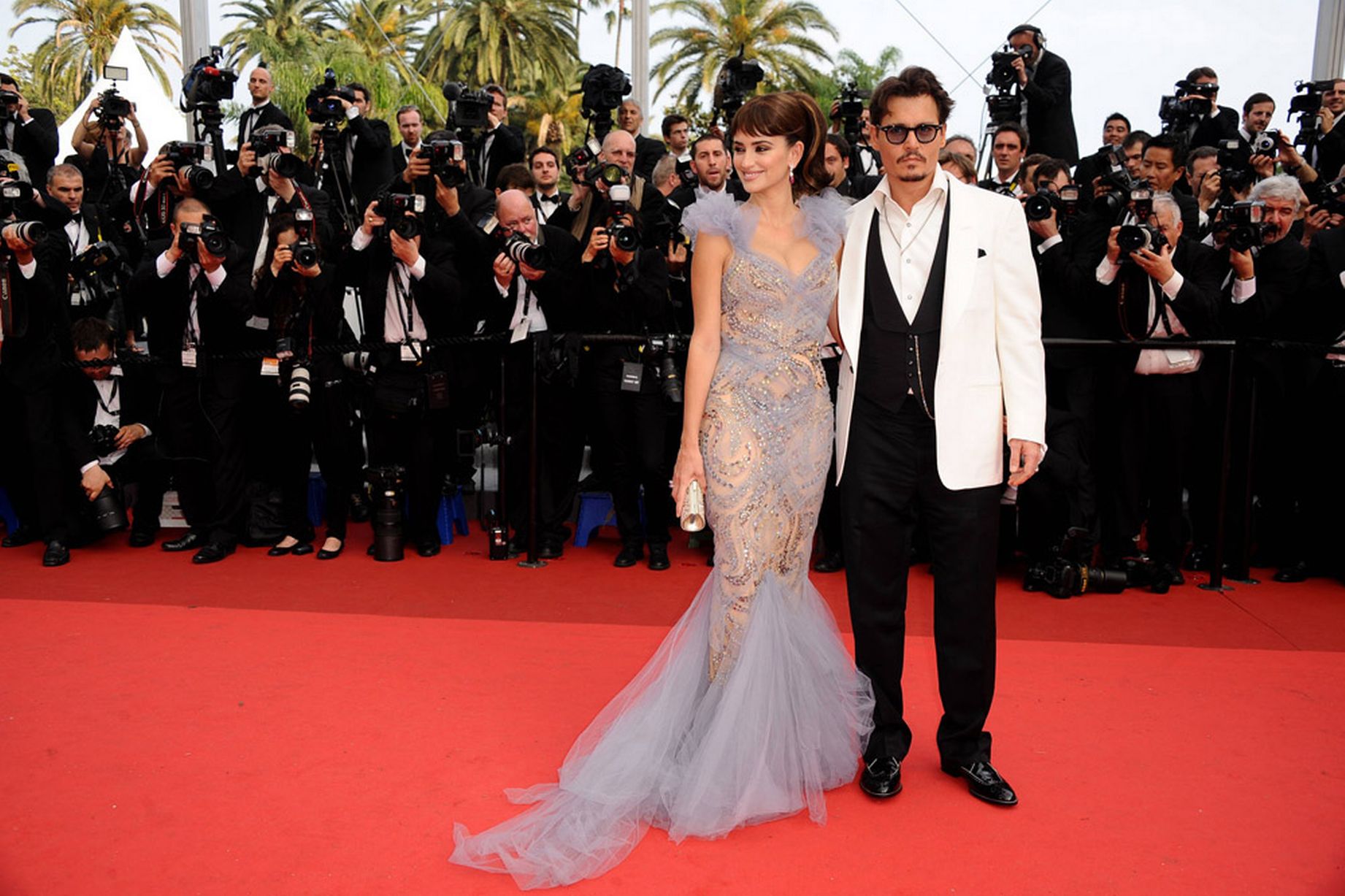 Penelope-Cruz-and-Johnny-Depp-2011 (1)