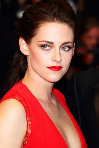 Kristen-Stewart-Red-Lips