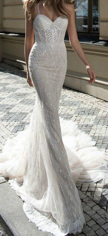 vücudu saran gelinlik modelleri 23