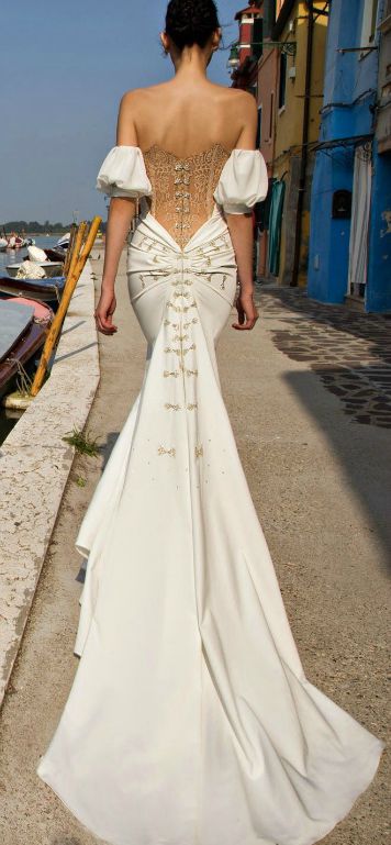 vücudu saran gelinlik modelleri 27