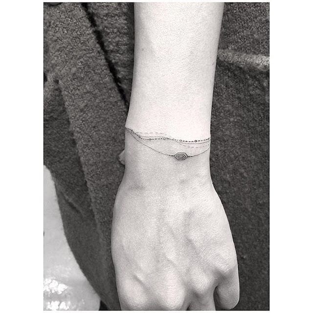 BİLEZİKTEN DAHA ŞIK DURAN 60 BİLEK DÖVMESİ (5)