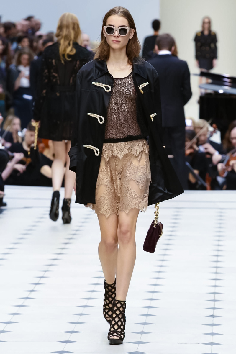 Burberry Prorsum Fashion Show, Ready to Wear Collection Spring Summer 2016 in London
