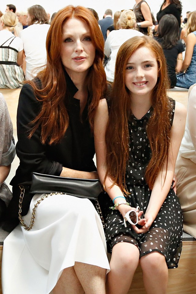 julianne-moore_glamour_16feb15_getty_b_640x960