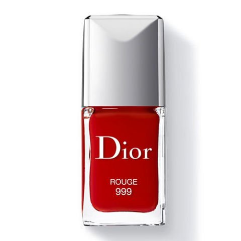 BAŞTAN ÇIKARICI VE KALICI EN İYİ 10 KIRMIZI OJE (7)