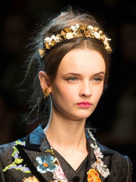 en gösterişli saç aksesuarları