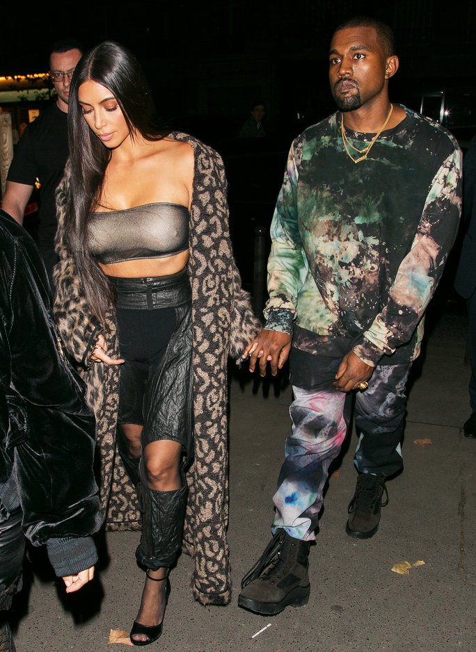 PARIS, FRANCE - SEPTEMBER 29: Kim Kardashian West and Kanye West arrive to attend the 'Off White' fashion show as part of the Paris Fashion Week on September 29, 2016 in Paris, France. (Photo by Marc Piasecki/GC Images)