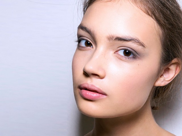 CİLDİNİZİN SAĞLIĞI İÇİN BU 7 SABAH RUTİNİNİ YAPMAYIN