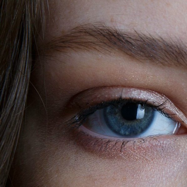 HEMEN BIRAKMANIZ GEREKEN 10 MAKYAJ ALIŞKANLIĞI r