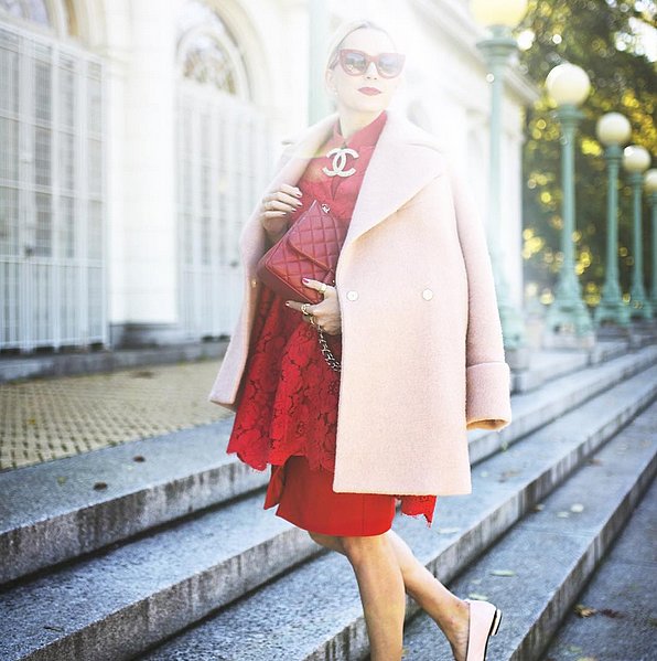 Red-Lace-Matching-Bag-Dusty-Pink-Coat