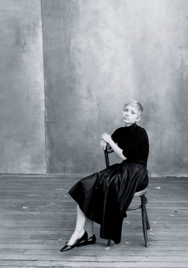 08-pirelli-calendar-2016---august---tavi-gevinson