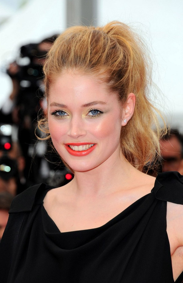 Doutzen+Kroes+Makeup+Bright+Lipstick+WJs5HWSTld7x
