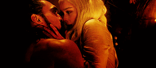 Qongizlar bilan jinsiy aloqa onaning mushukini yaqindan korish