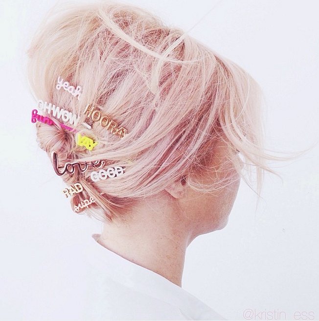 YILBAŞI İÇİN IŞILTILI VE GÖSTERİŞLİ SAÇ MODELLERİ (7)